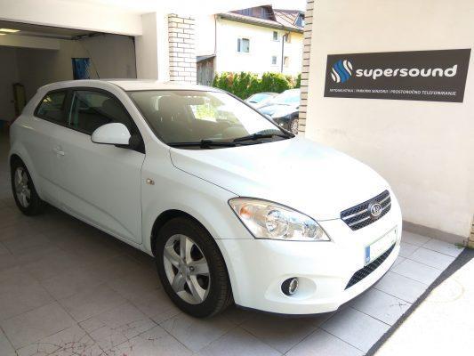Kia Cee'd: nov avtoradio in vzvratna kamera 7