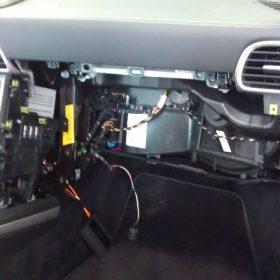 Porsche 911 (977) Turbo: LED luči, USB in Bluetooth 3