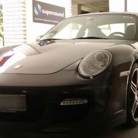 Porsche 911 (977) Turbo: LED luči, USB in Bluetooth 7