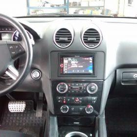 Mercedes ML W164: avtoradio 6