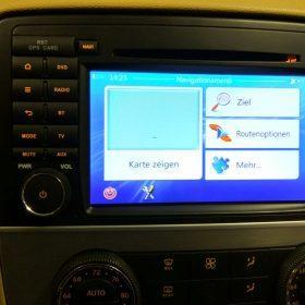 Mercedes R550: radio in parkirna kamera 4