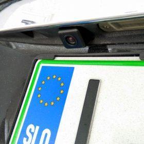 Mercedes R550: radio in parkirna kamera 8