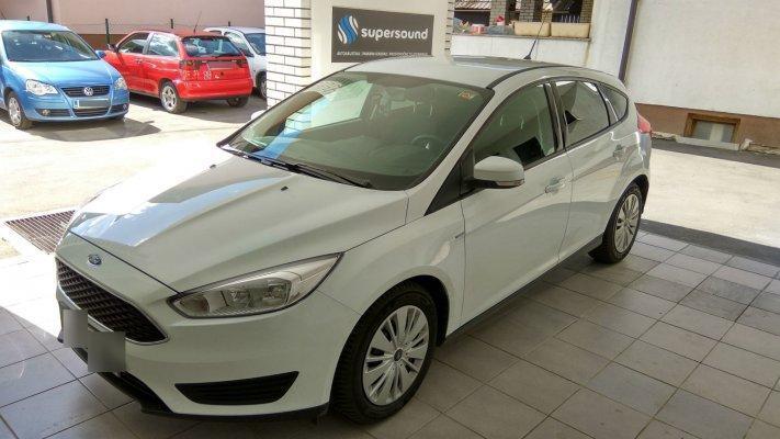 Ford Focus (2015): Parkirni senzorji zadaj 1
