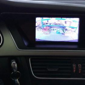 Audi A4 (8K): parkirna kamera na tovarniški LCD 12