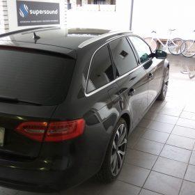Audi A4 (8K): parkirna kamera na tovarniški LCD 2