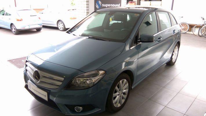 Mercedes B: parkirna kamera in senzorji 5