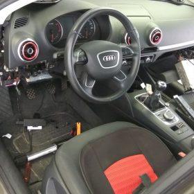 Audi A3 (8V): OEM prednji senzorji in parkirna kamera 7