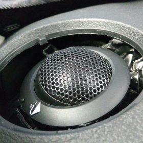 Citroen Berlingo: sprednji zvočniki in izolacija 5
