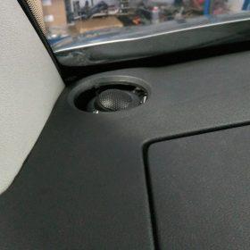 Citroen Berlingo: sprednji zvočniki in izolacija 6