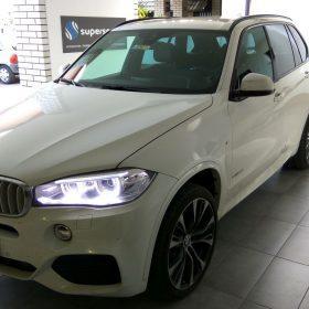 BMW X5 (F25): dva ojačevalca in zvočniki 2