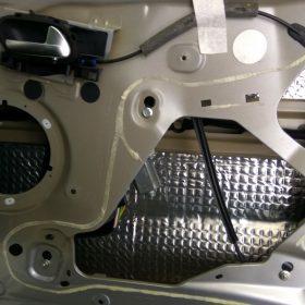 Citroen Xsara Picasso: zvočniki in aktivni woofer 7