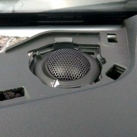 Citroen Xsara Picasso: zvočniki in aktivni woofer 9