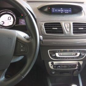 Renault Megane 3: aktivni nizkotonec pod sedežem 3