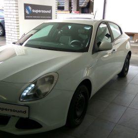 Alfa Romeo Giulietta: 2-DIN radio Pioneer 2