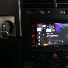 VW Touareg: 2-DIN radio Pioneer in vzvratna kamera 2