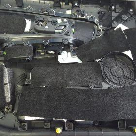 Kia Cee'd: Zvočniki, izolacija in aktivni nizkotonec 13