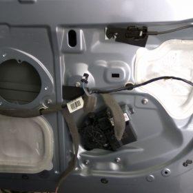 Renault Megane 3: menjava zvočnikov in izolacija 4