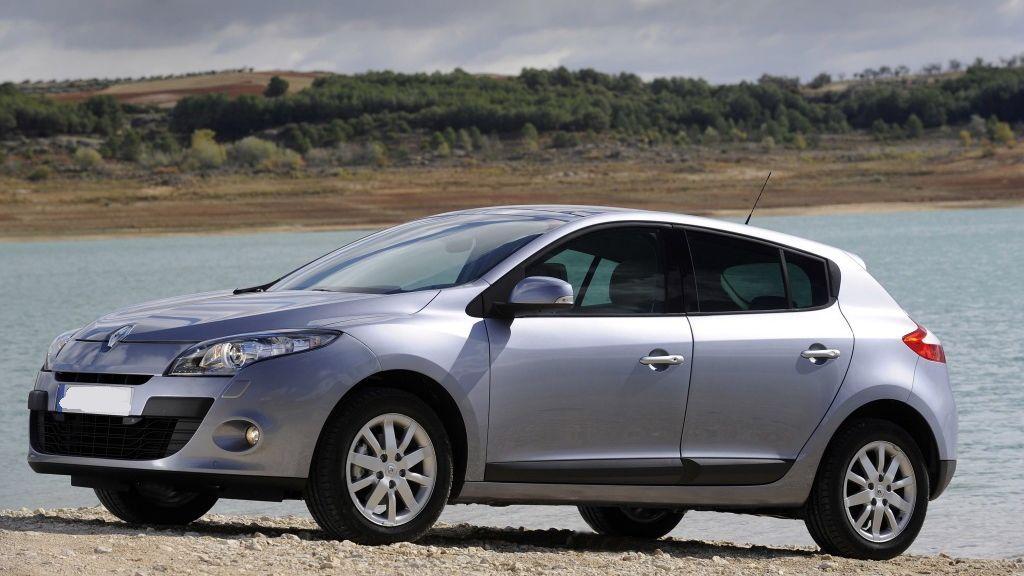 Renault Megane 3: menjava zvočnikov in izolacija 1