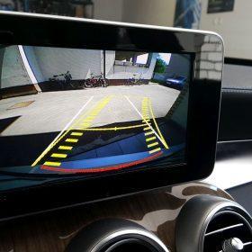 Mercedes C (S205): vzvratna kamera na OEM zaslonu 7