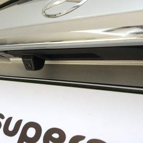 Mercedes C (S205): vzvratna kamera na OEM zaslonu 5
