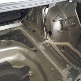 Mazda 3: zvočna izolacija prtljažnega prostora 4