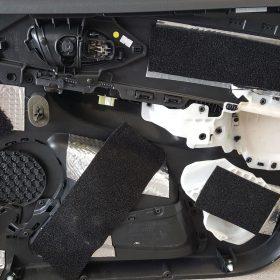 Renault Clio mk4: menjava sprednjih zvočnikov in izoliranje 9