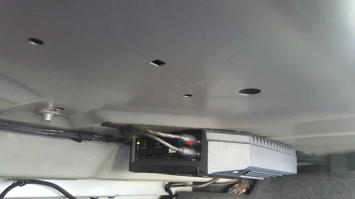 BMW E60: JBL bass komplet 6
