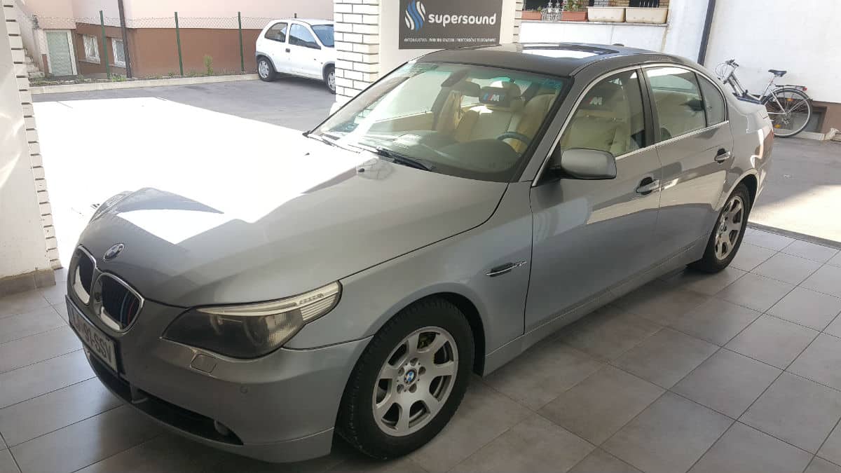BMW E60: JBL bass komplet 1