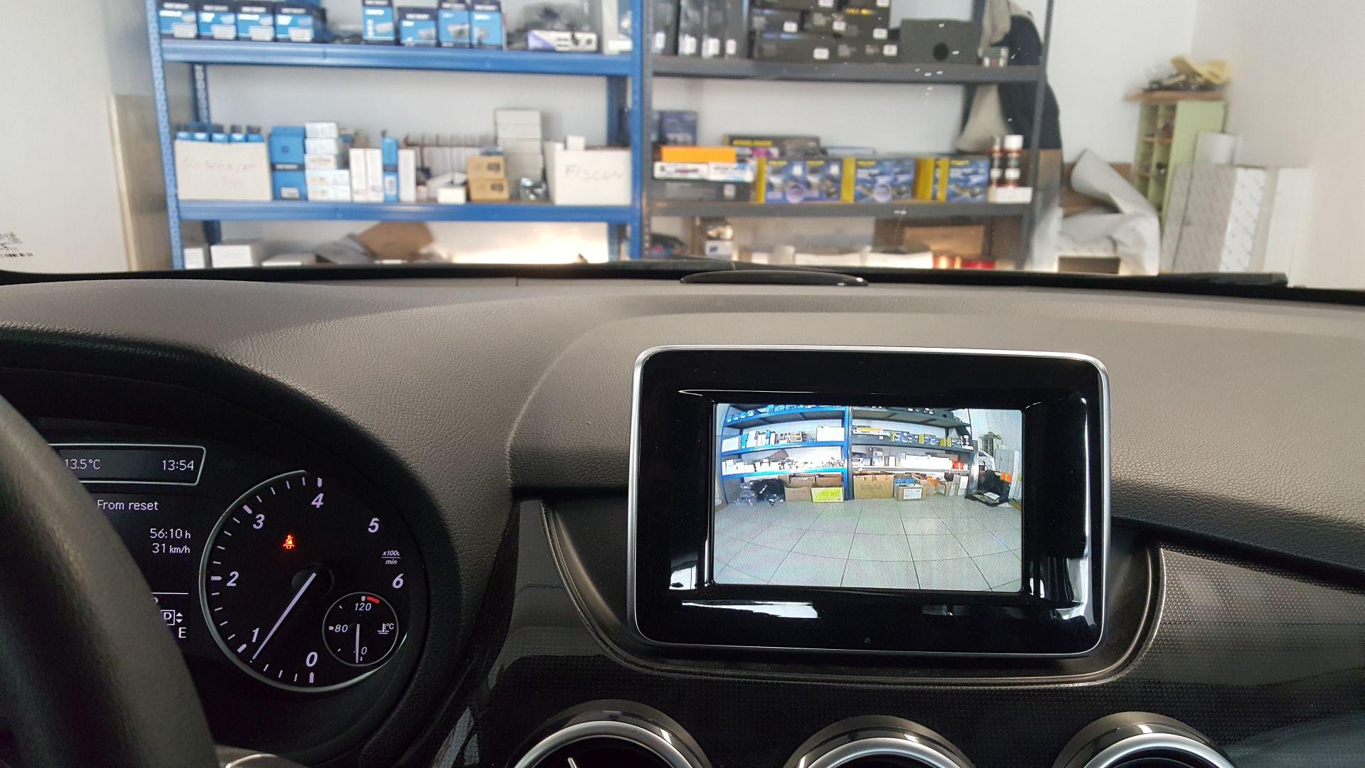 Mercedes B: kamera spredaj in zadaj + MirrorLink 10