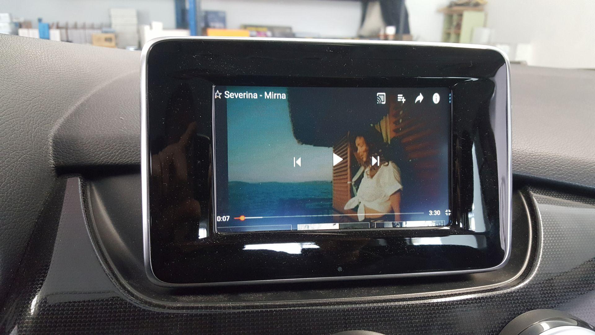 Mercedes B: kamera spredaj in zadaj + MirrorLink 13