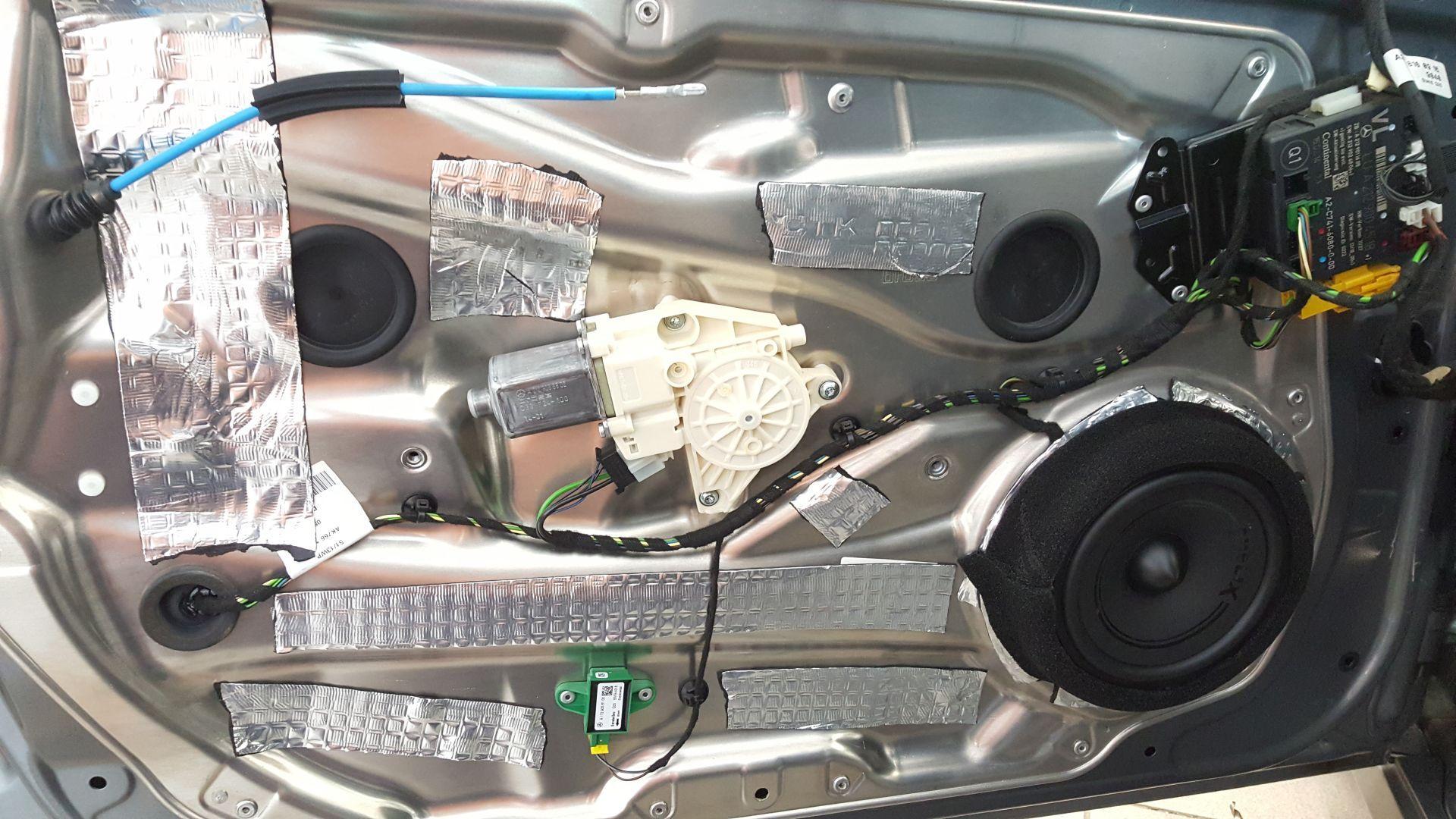 Mercedes E (W212): menjava mid-bass zvočnikov 6