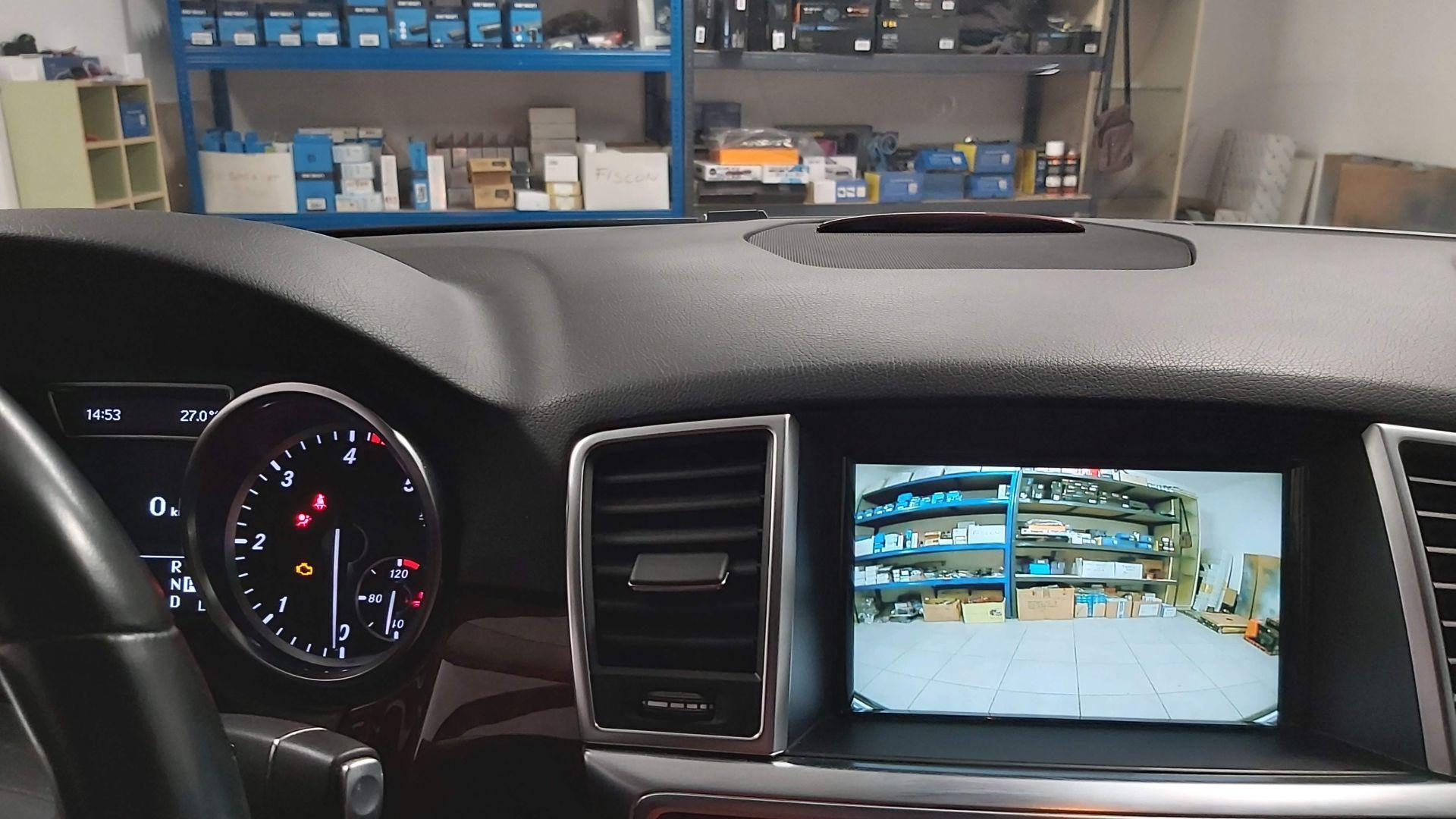 Mercedes ML (W166): vgradnja sprednje in zadnje kamere 11