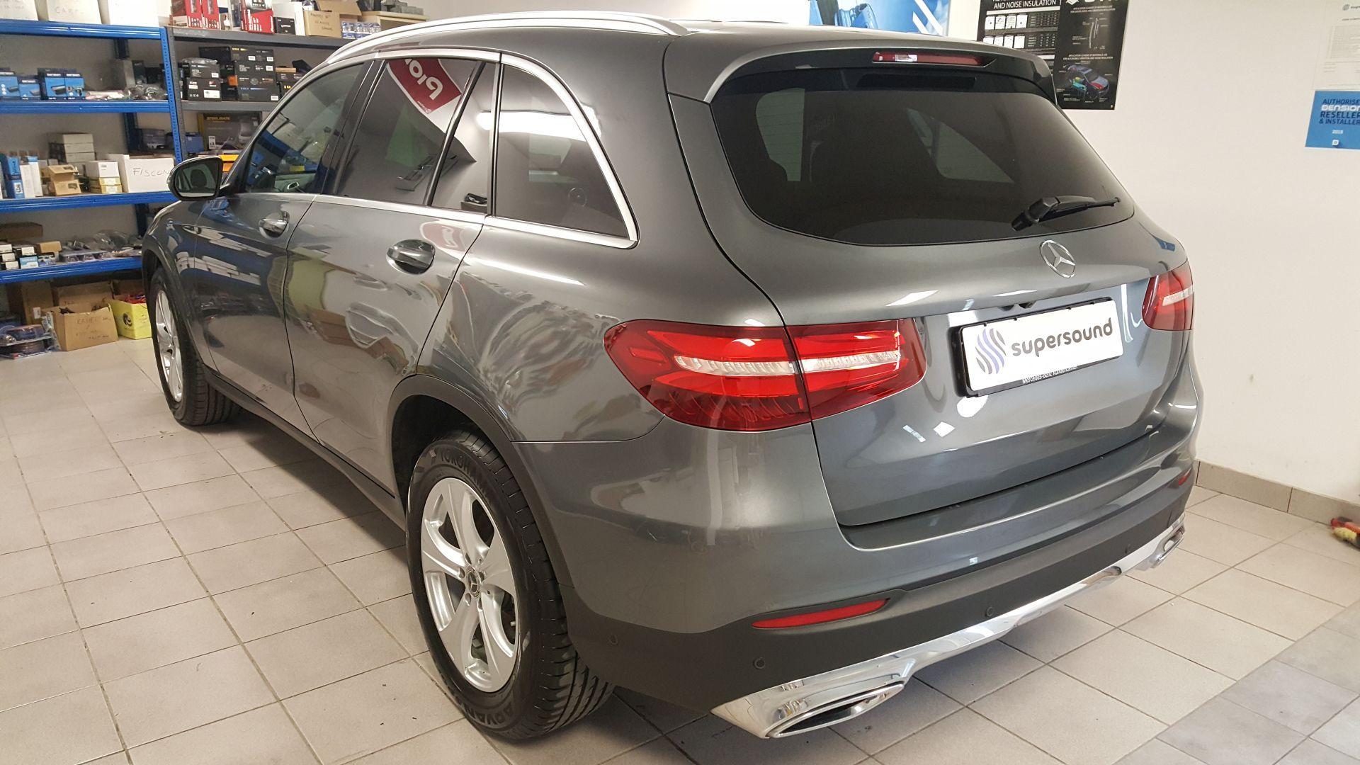 Mercedes GLC: vzvratna kamera na originalni radio 2