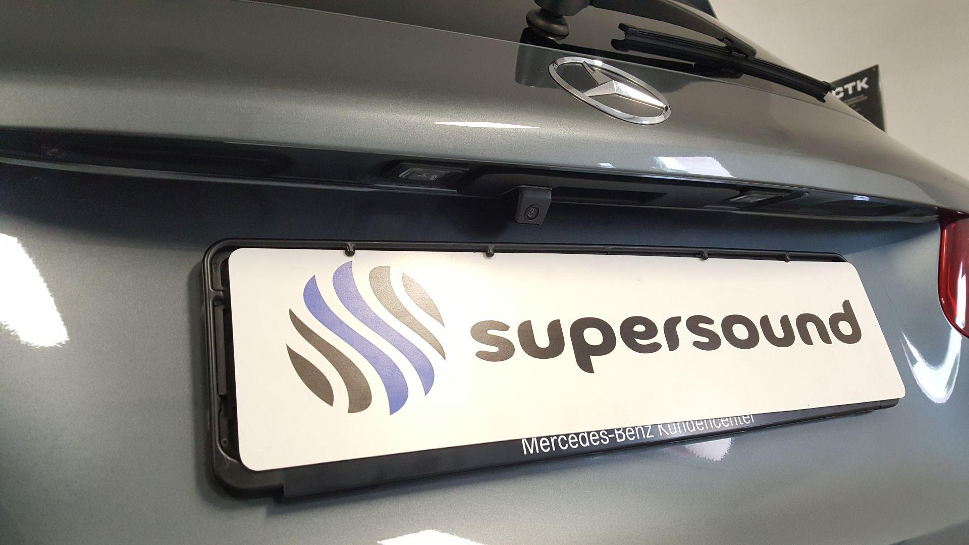 Mercedes GLC: vzvratna kamera na originalni radio 3