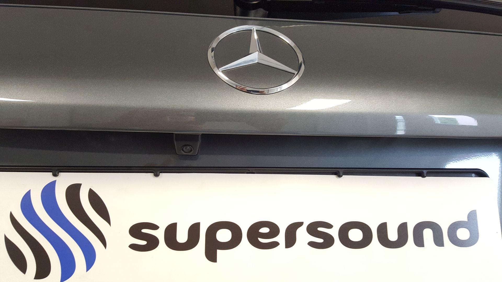 Mercedes GLC: vzvratna kamera na originalni radio 4