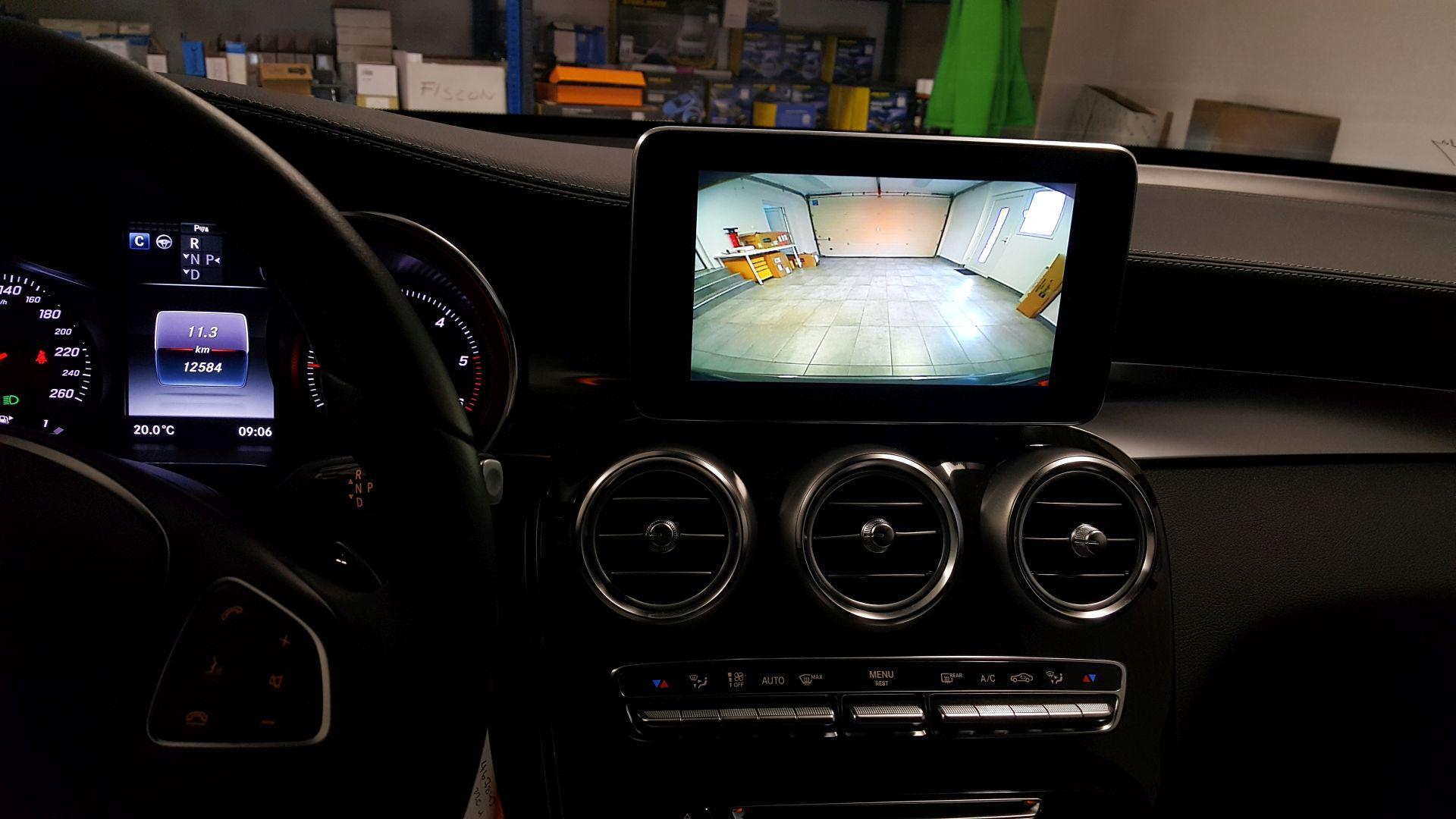 Mercedes GLC: vzvratna kamera na originalni radio 7