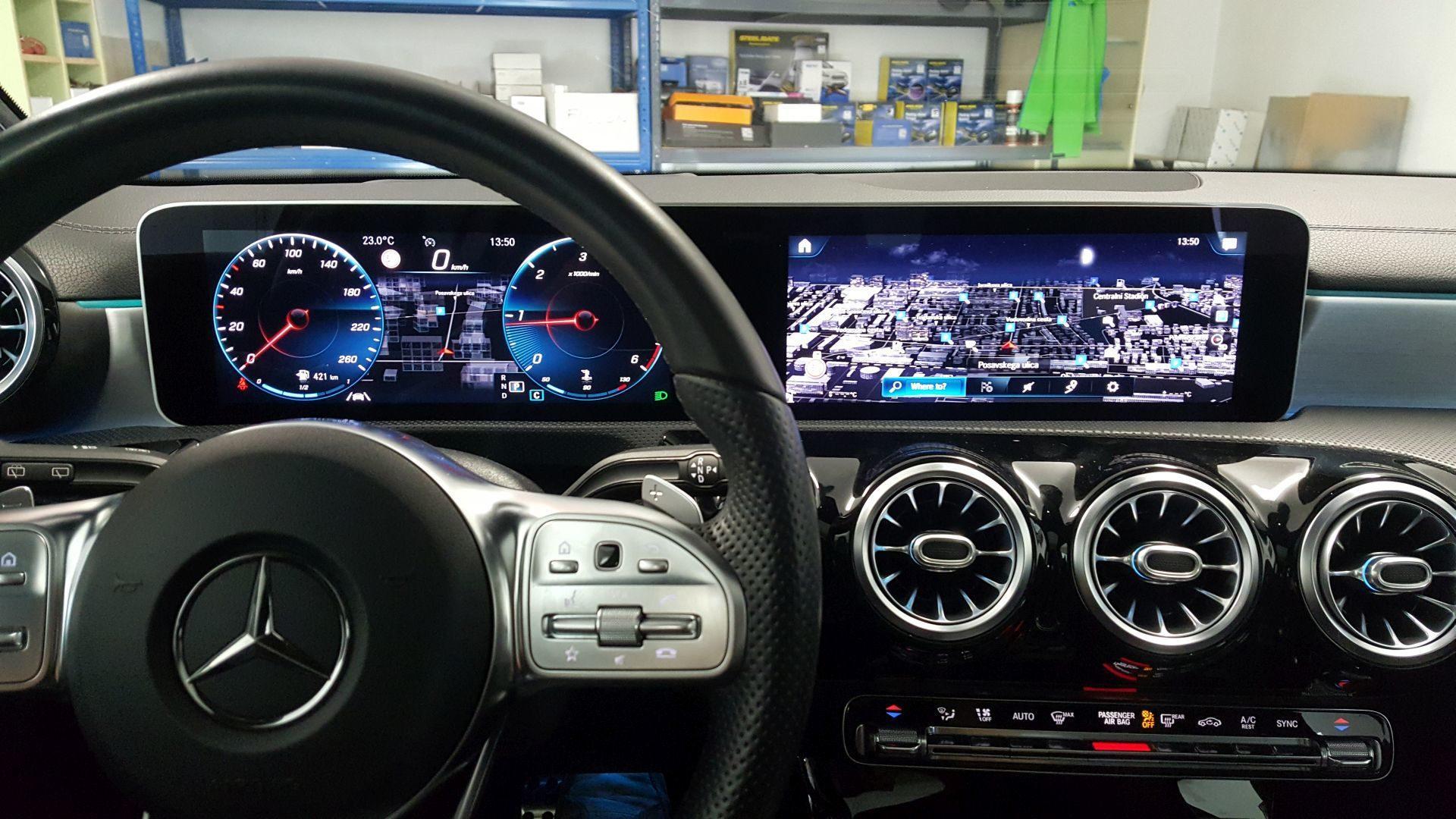 Mercedes A (2019): vzvratna kamera na MBUX sistemu 9