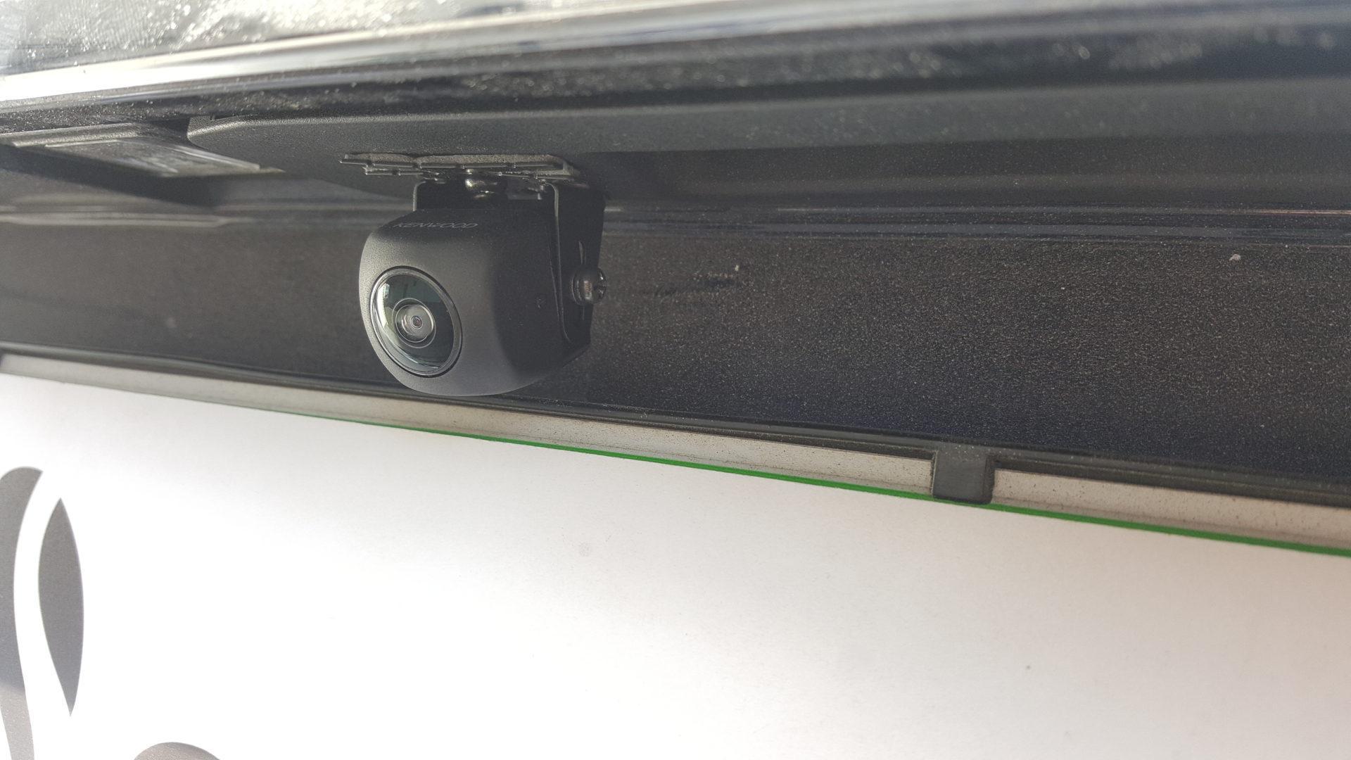 Mercedes C karavan: Kenwood kamera na OEM zaslon 8