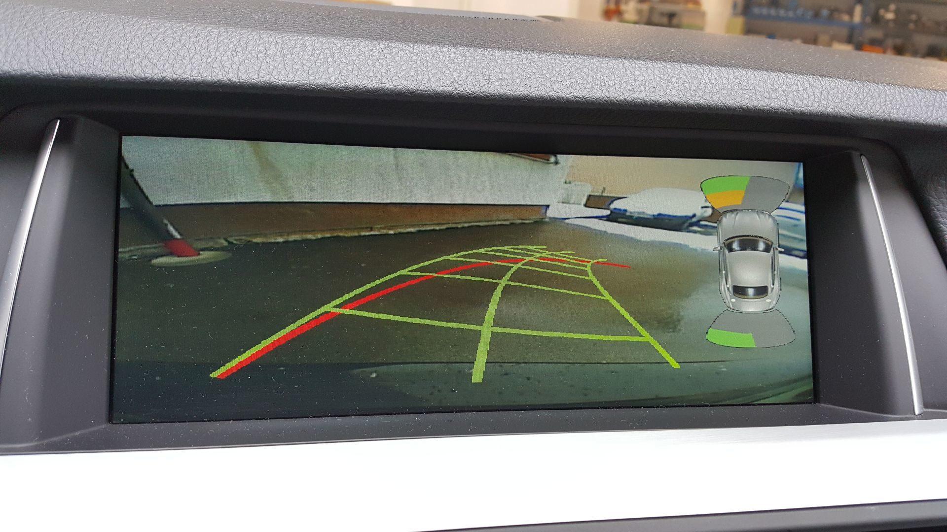 BMW serije 5 (F11): kamera na zaslonu NBT sistema 8