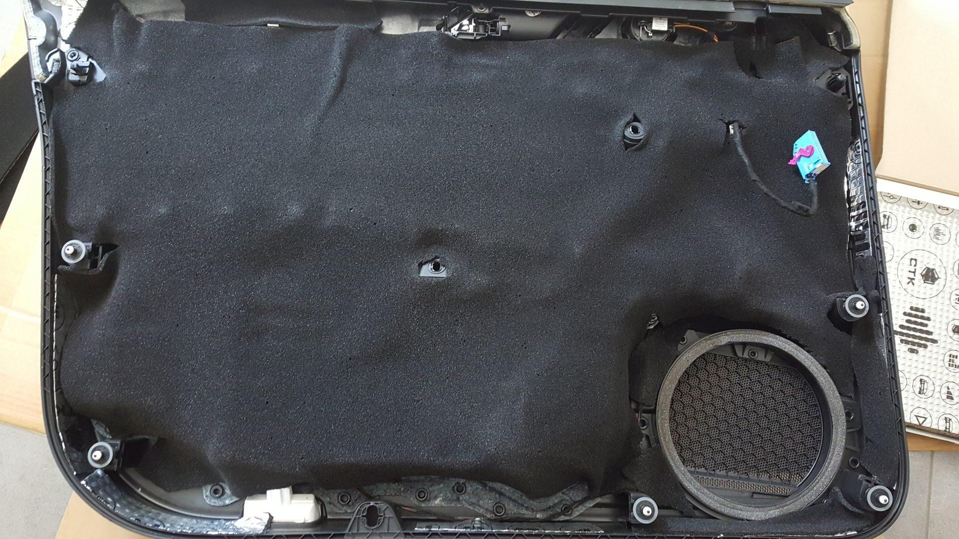 VW Pasat (B8): zvočno izoliranje vseh vrat 10