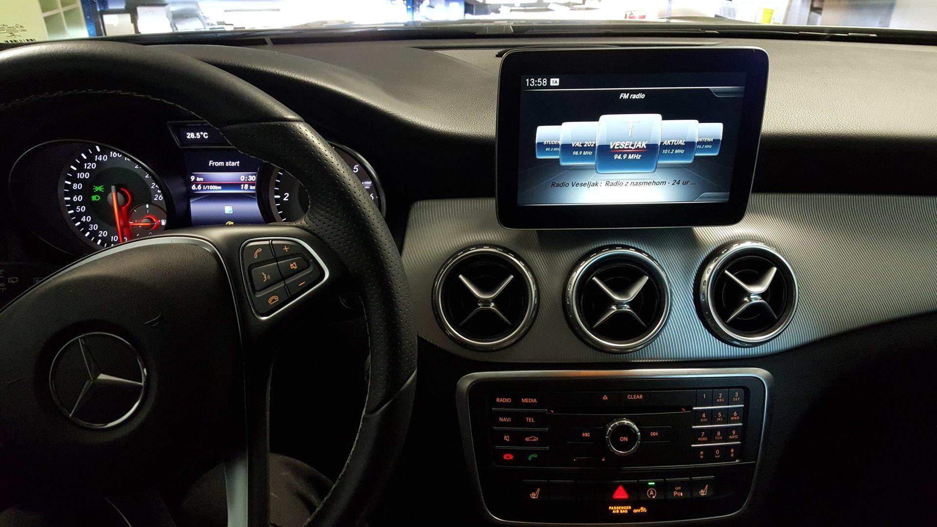 Mercedes GLA (2016): kamera na tovarniškem zaslonu 4