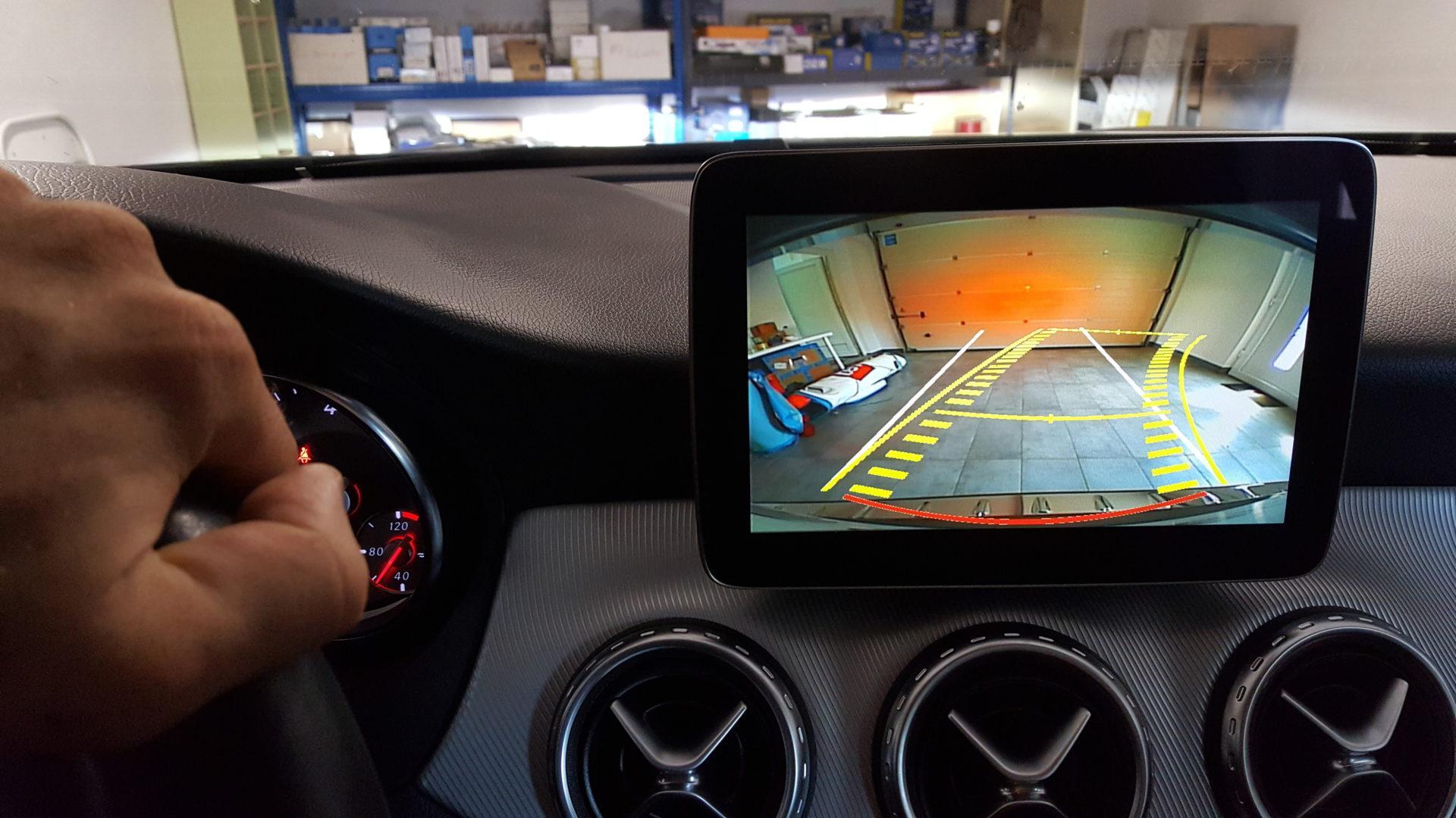 Mercedes GLA (2016): kamera na tovarniškem zaslonu 6