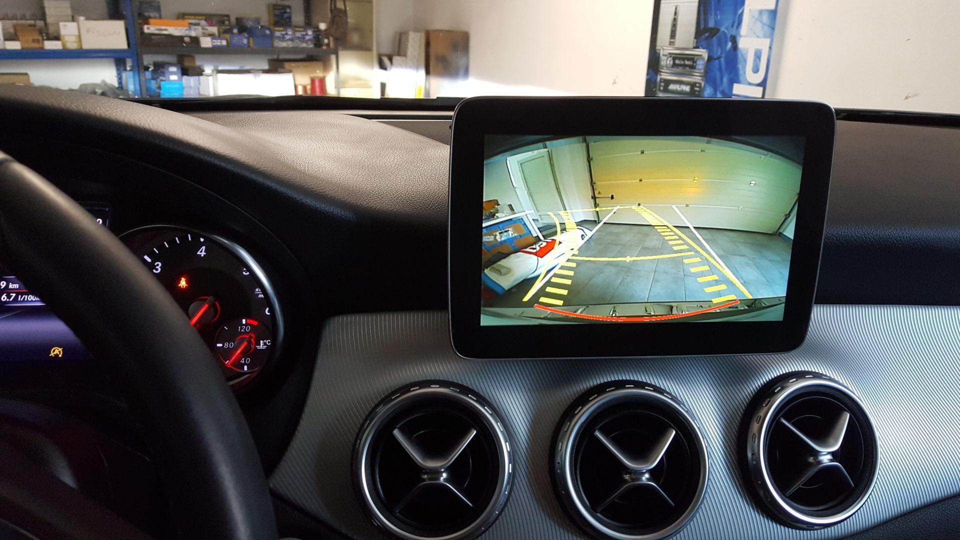 Mercedes GLA (2016): kamera na tovarniškem zaslonu 7