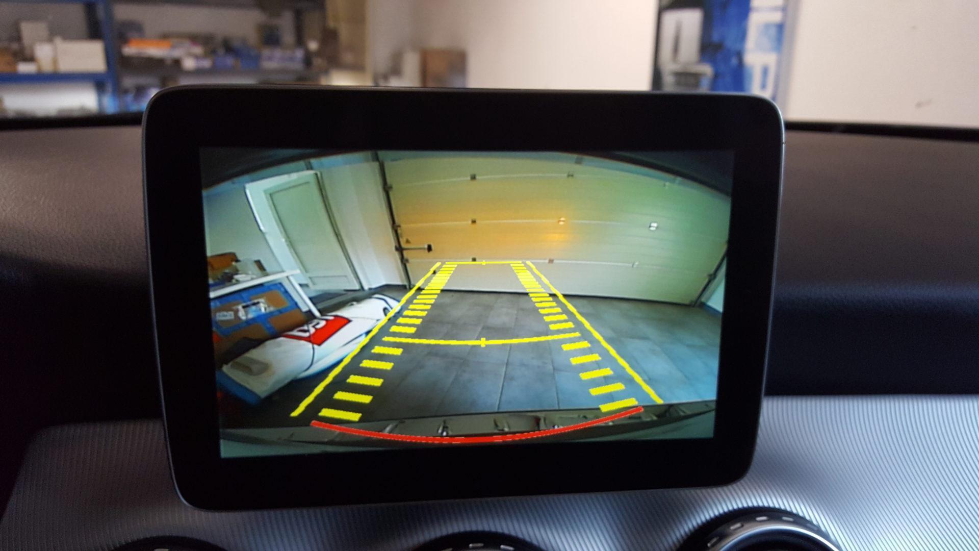 Mercedes GLA (2016): kamera na tovarniškem zaslonu 8