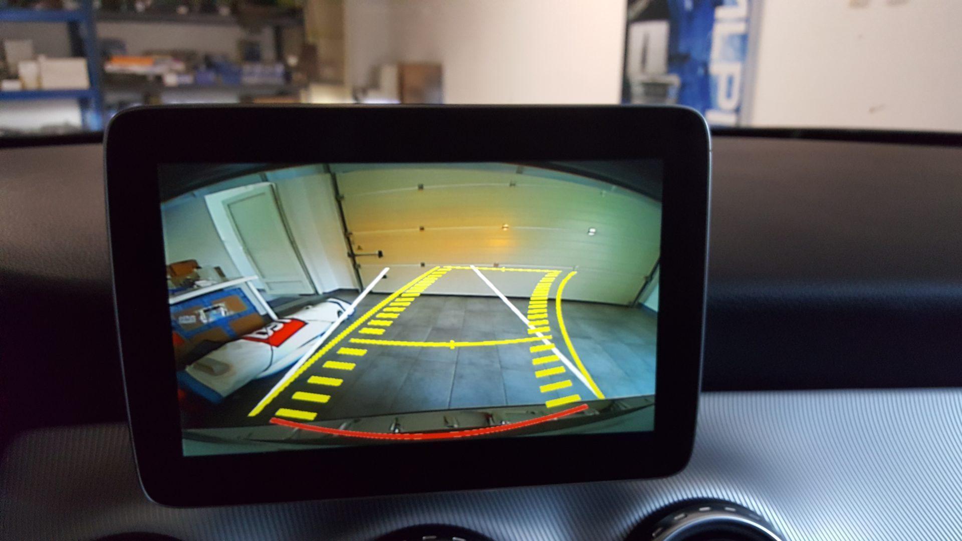 Mercedes GLA (2016): kamera na tovarniškem zaslonu 9