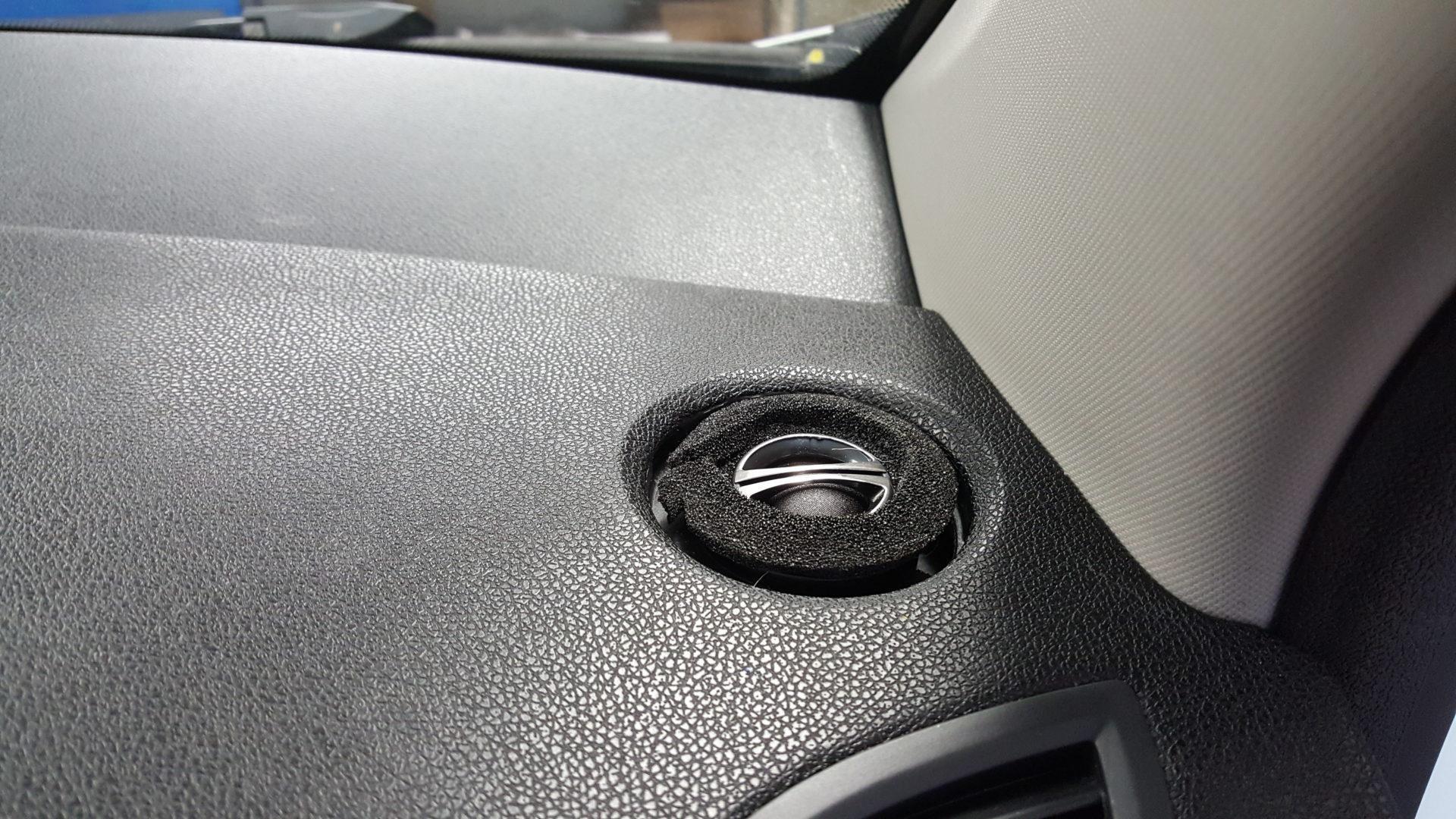 Renault Megane 3: menjava zvočnikov in dodatna izolacija 6