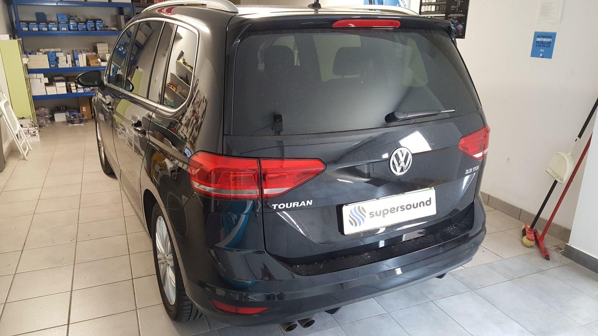 VW Touran: OEM kamera na radio 2