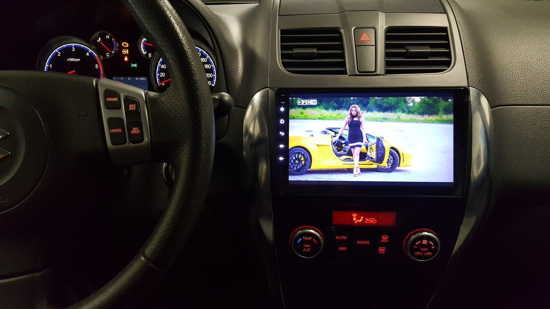 Suzuki SX4: "kitajski" radio, vzvratna kamera in parkirni senzorji 7