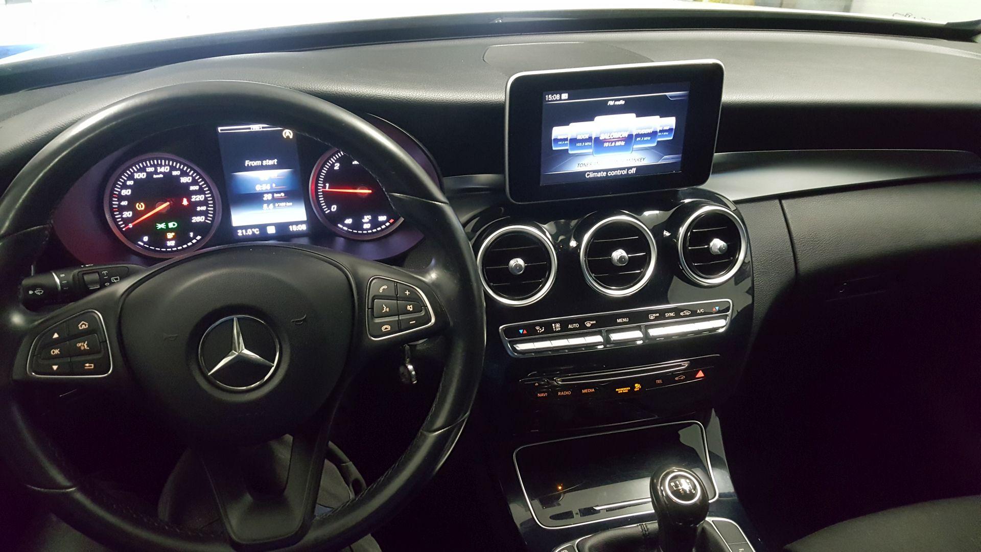 Mercedes C (W205): aktivni nizkotonec Helix U 10A 2