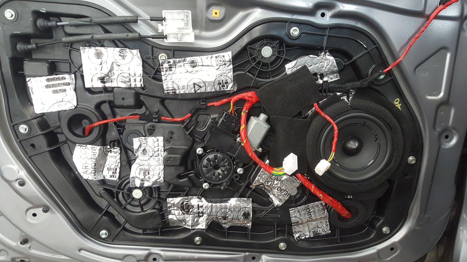 Hyundai Elantra (2012): radio in vsi zvočniki 5